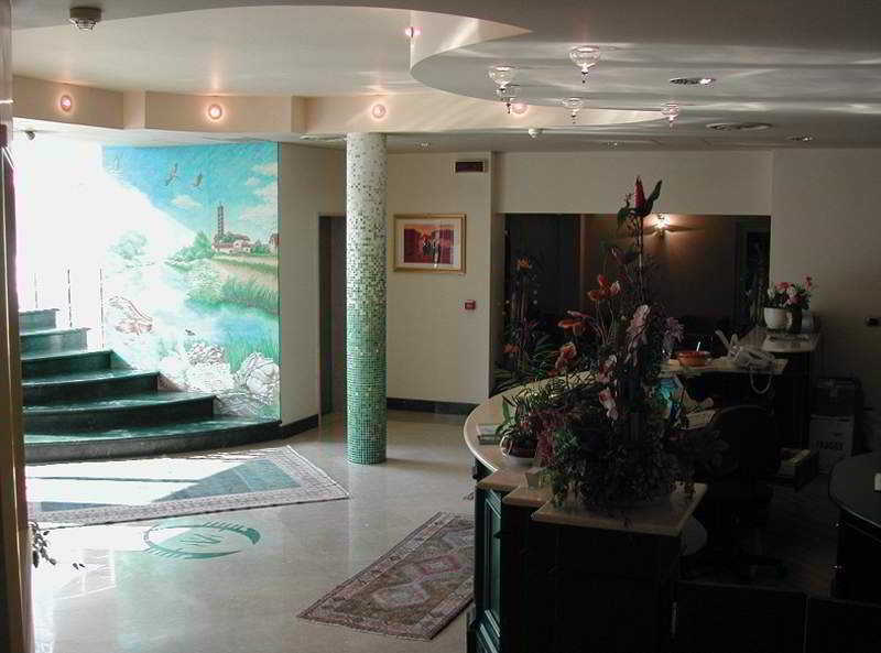 Hotel Ambra Quarto d'Altino Bagian luar foto